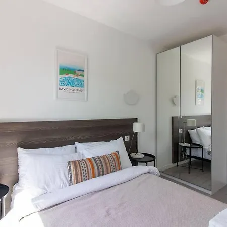アパート Lovely Petite 2br Flat W / Free Parking And Gym #45 *